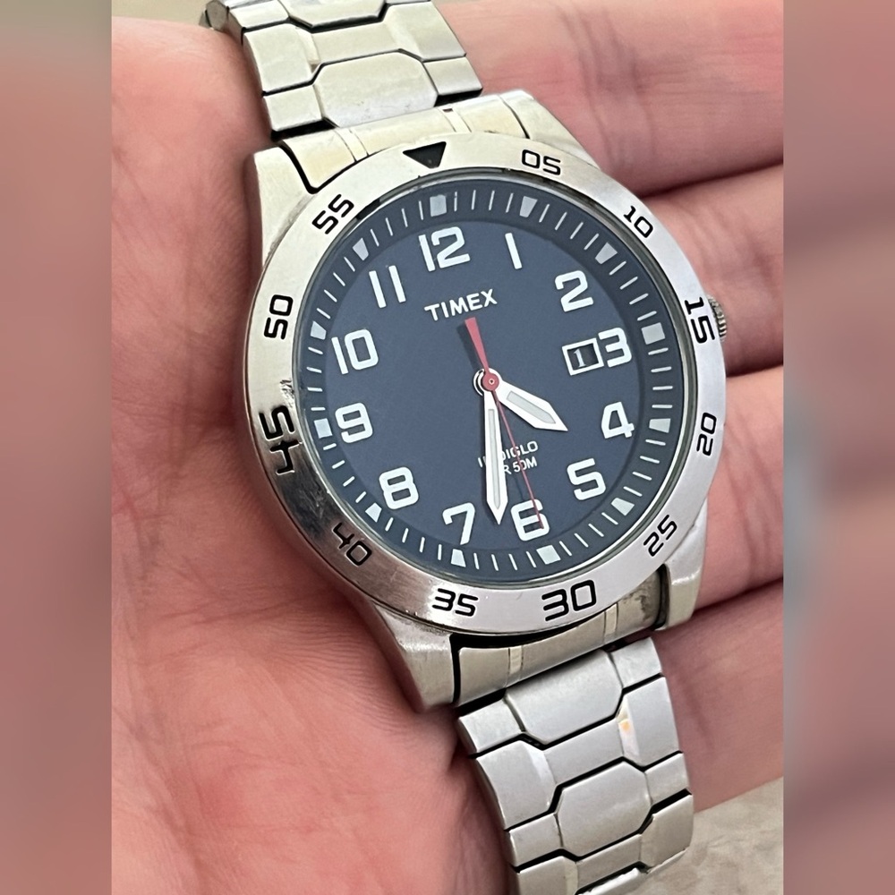 Timex TW2P61500 Mens Fieldstone Way Silver Steel Expandable Bracelet Watch